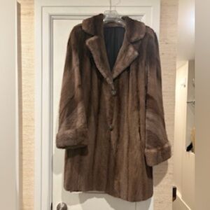 Elegant Silver Racoon Fur Coat
